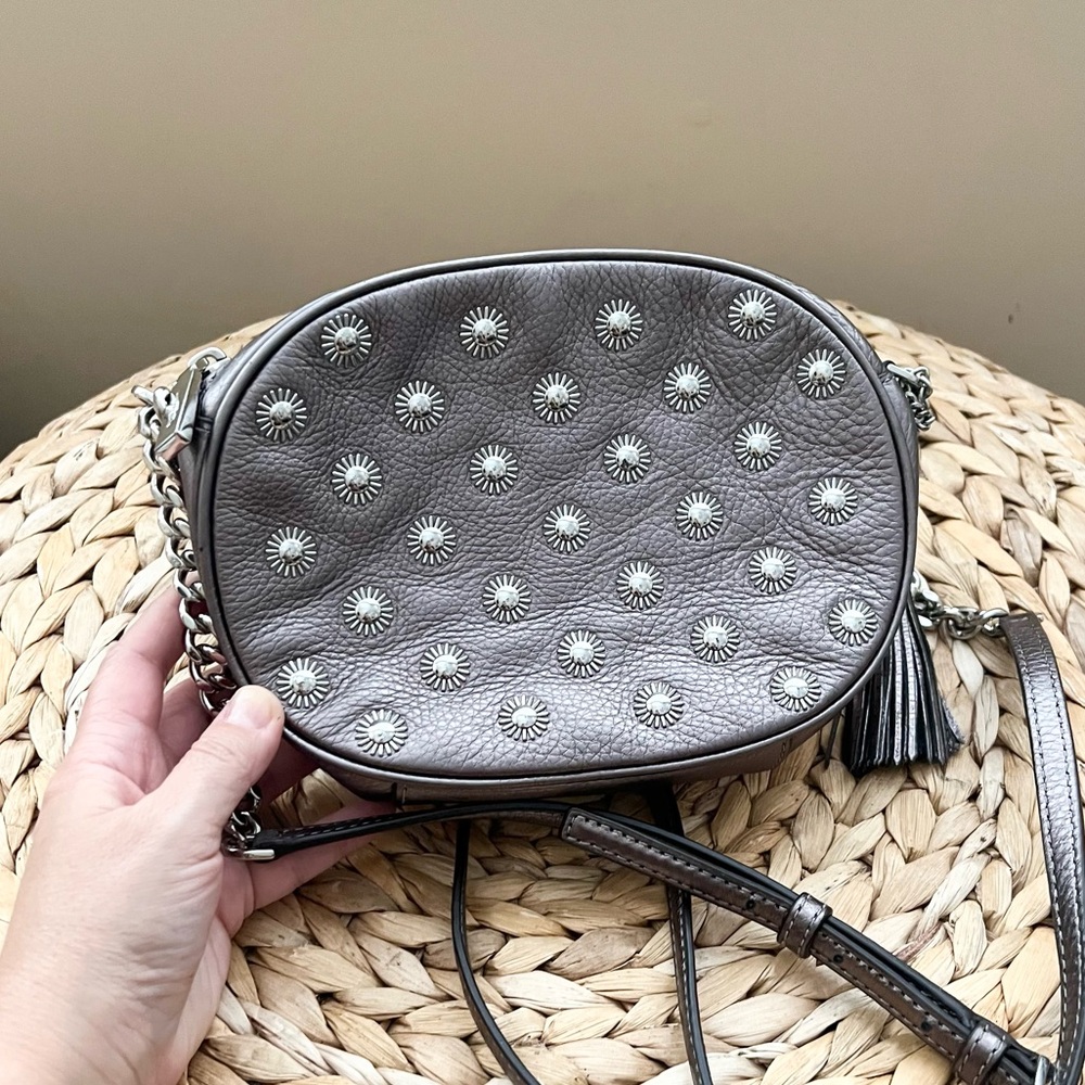 Michael Kors genuine leather embellished metallic chain strap tassel purse - Picture 2 of 9